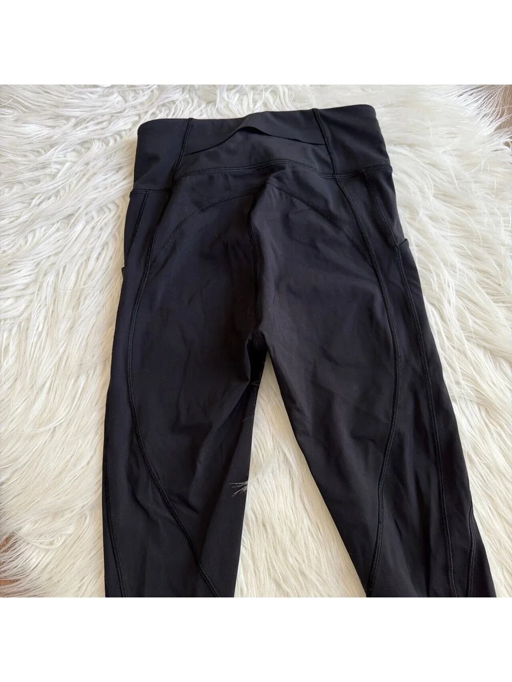 Lululemon Black Athletic Leggings with Pockets 25” size 4